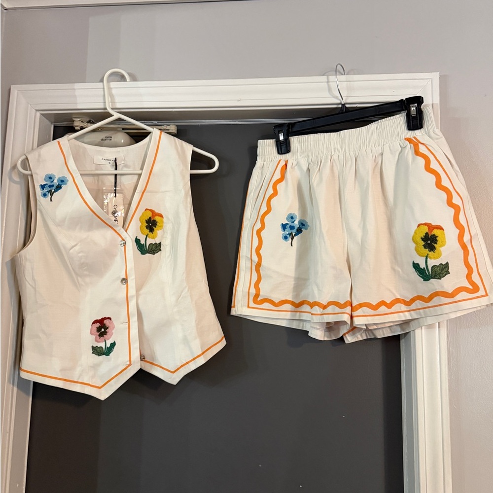 Commense Cream Floral Embroidered High Waist Shorts